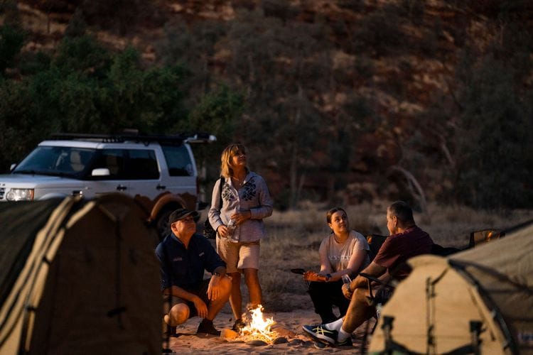 PRIVATE TOUR: Alice Springs to Uluṟu Luxury 4WD Camping Safari