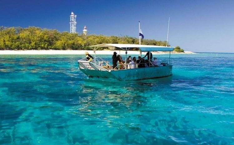Glass-bottom boat off Lady Elliot Island