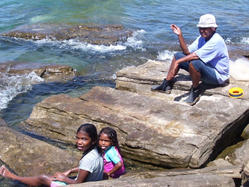 Private Tour: Cultural experience of Sunday Island (Women Only)