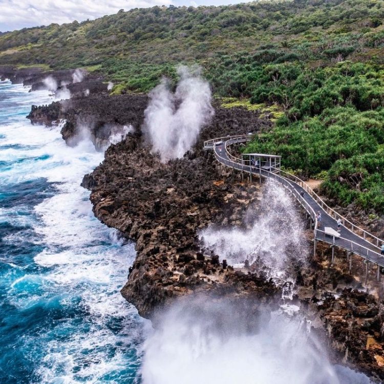 Blowholes, Boulder Track and boat tour