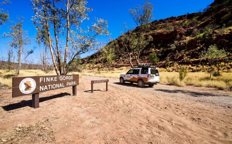 Papunya, Ikuntji Artists and Roma Gorge