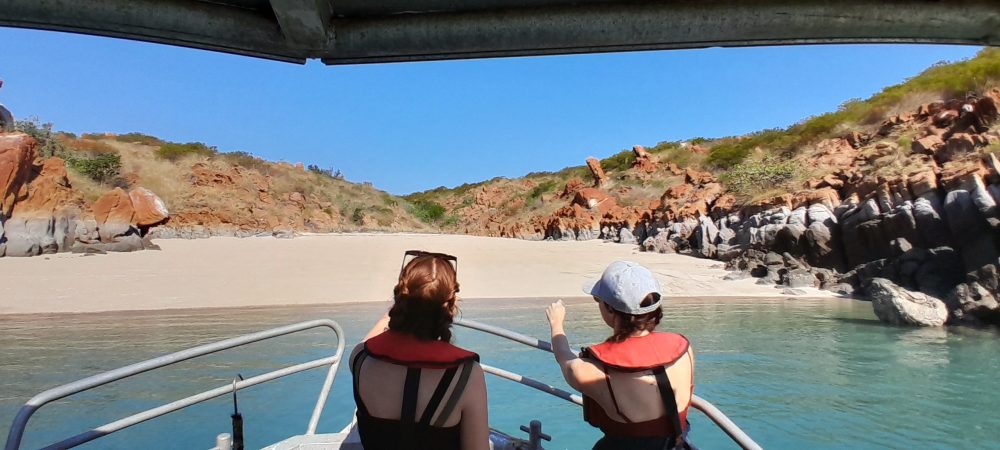 Private Tour: Cultural experience of Sunday Island (Women Only)