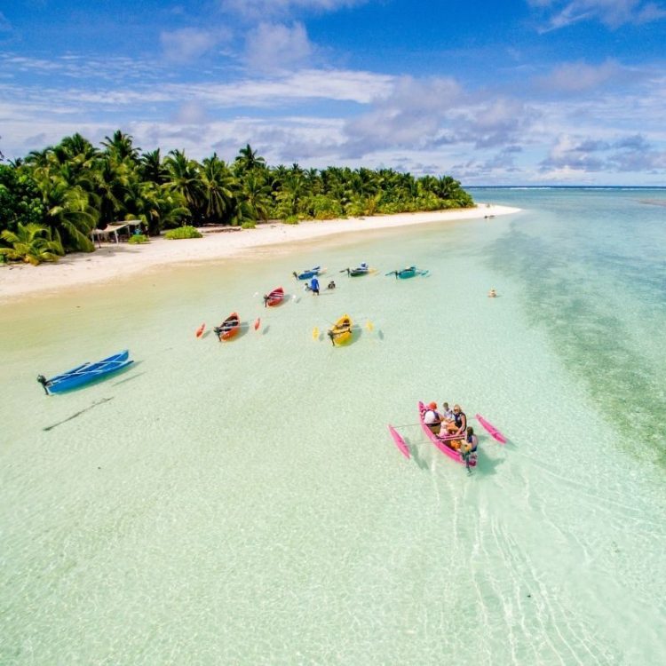 Motorised canoe safari through the southern lagoon