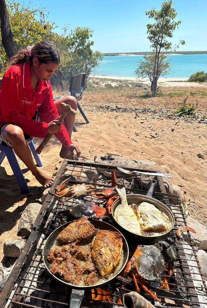 Private Tour: Cultural experience of Sunday Island (Women Only)